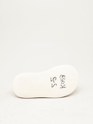 3 3