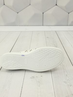 13 3