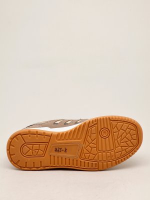 9 3