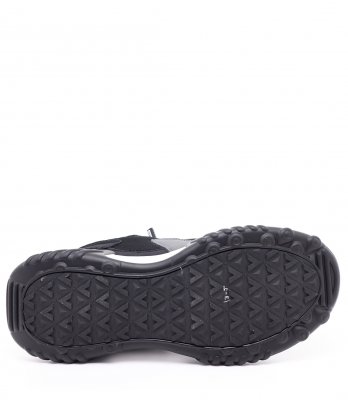 5 3