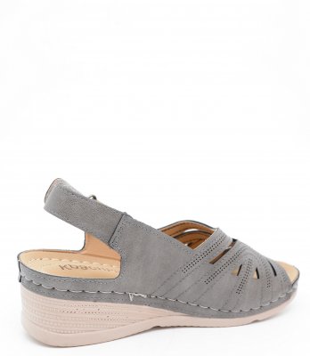 8 2