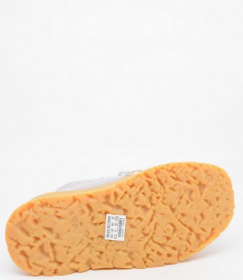 9 3